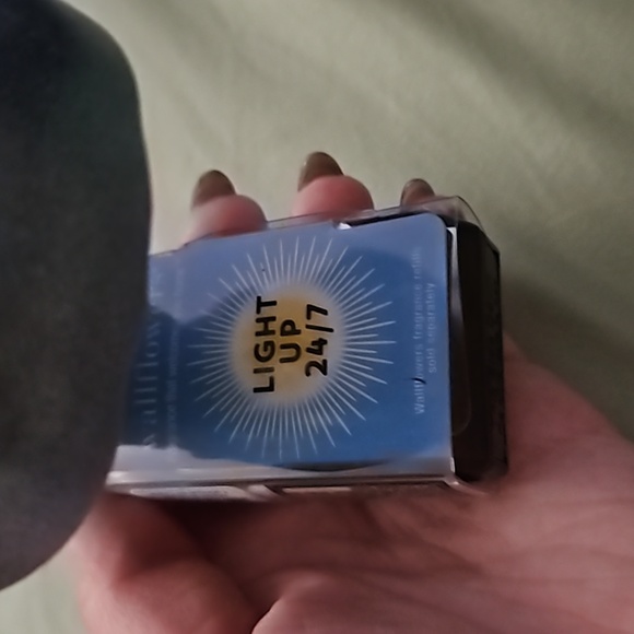 Bath and Body Works Wallflower - Picture 2 of 3